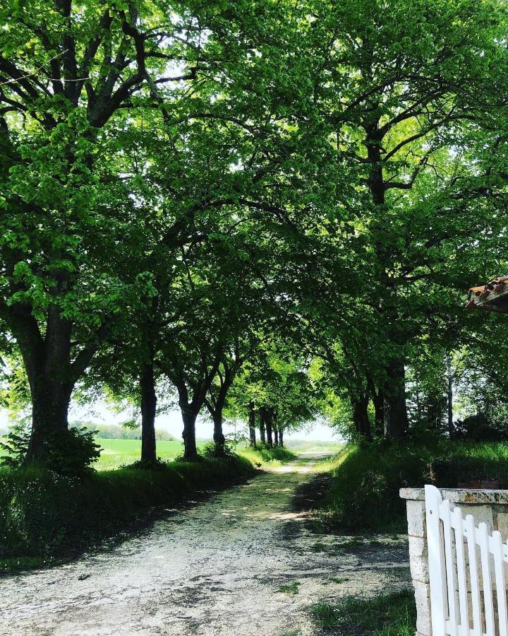 As Seen On A New Life In The Sun - Beautiful 3 Bedroom Cottage With Shared Pool Montboyer 外观 照片