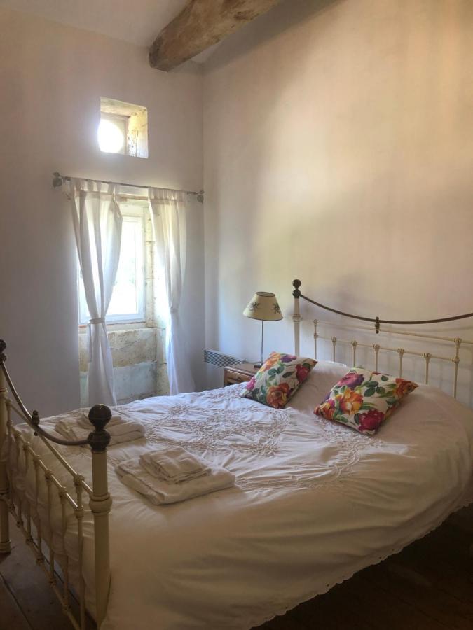 As Seen On A New Life In The Sun - Beautiful 3 Bedroom Cottage With Shared Pool Montboyer 外观 照片