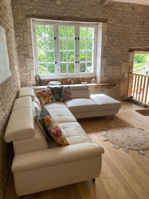 As Seen On A New Life In The Sun - Beautiful 3 Bedroom Cottage With Shared Pool Montboyer 外观 照片